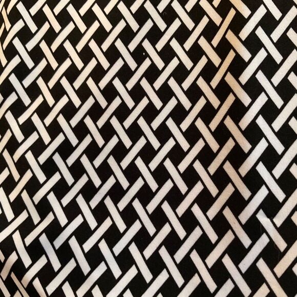 Jumpsuit small black and white geometric woven pattern - Picture 6 of 9